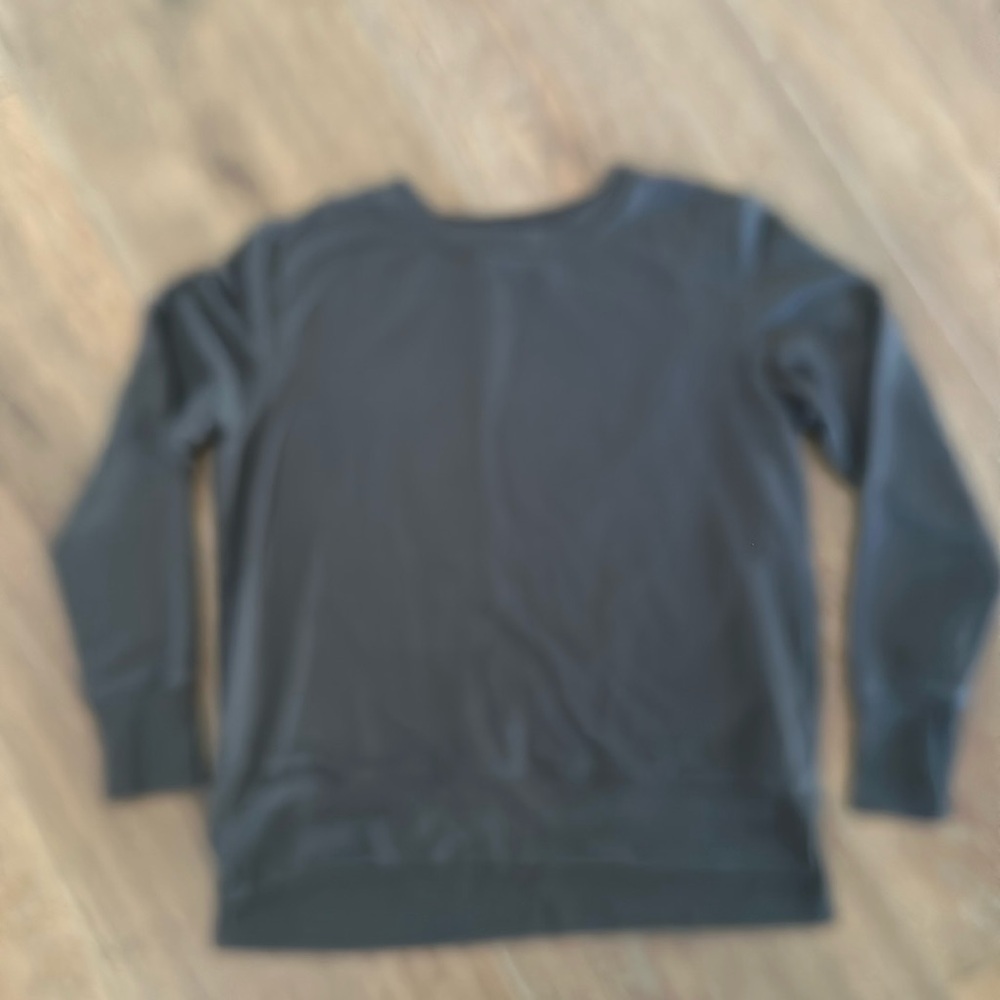Mondetta women's sweatshirt. Color olive green. Size L.